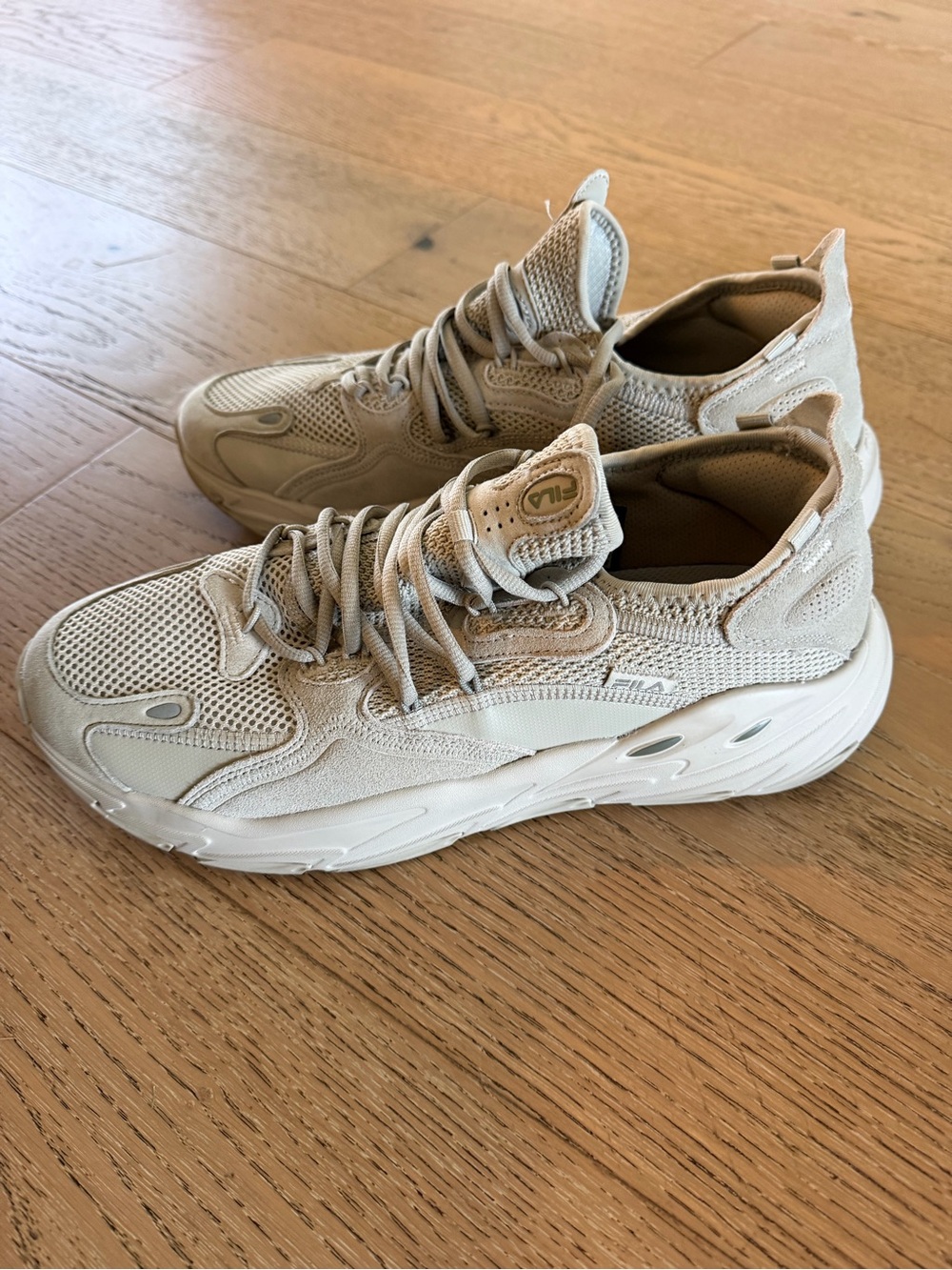 Fila Men's Beige/Tan Mesh Knit Sneakers